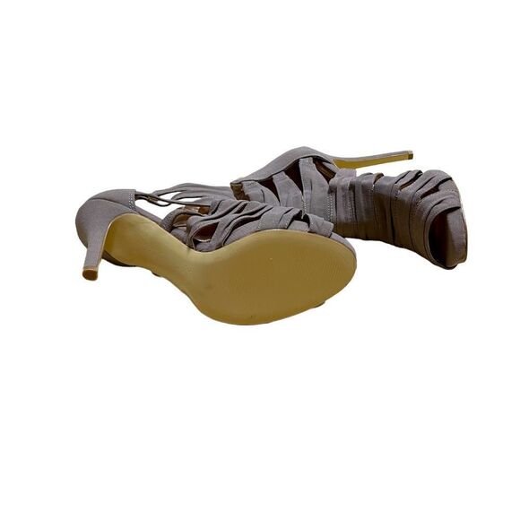 🌟70% OFF🌟NEW🌟 BCBG Tan Sandals - Picture 3 of 4